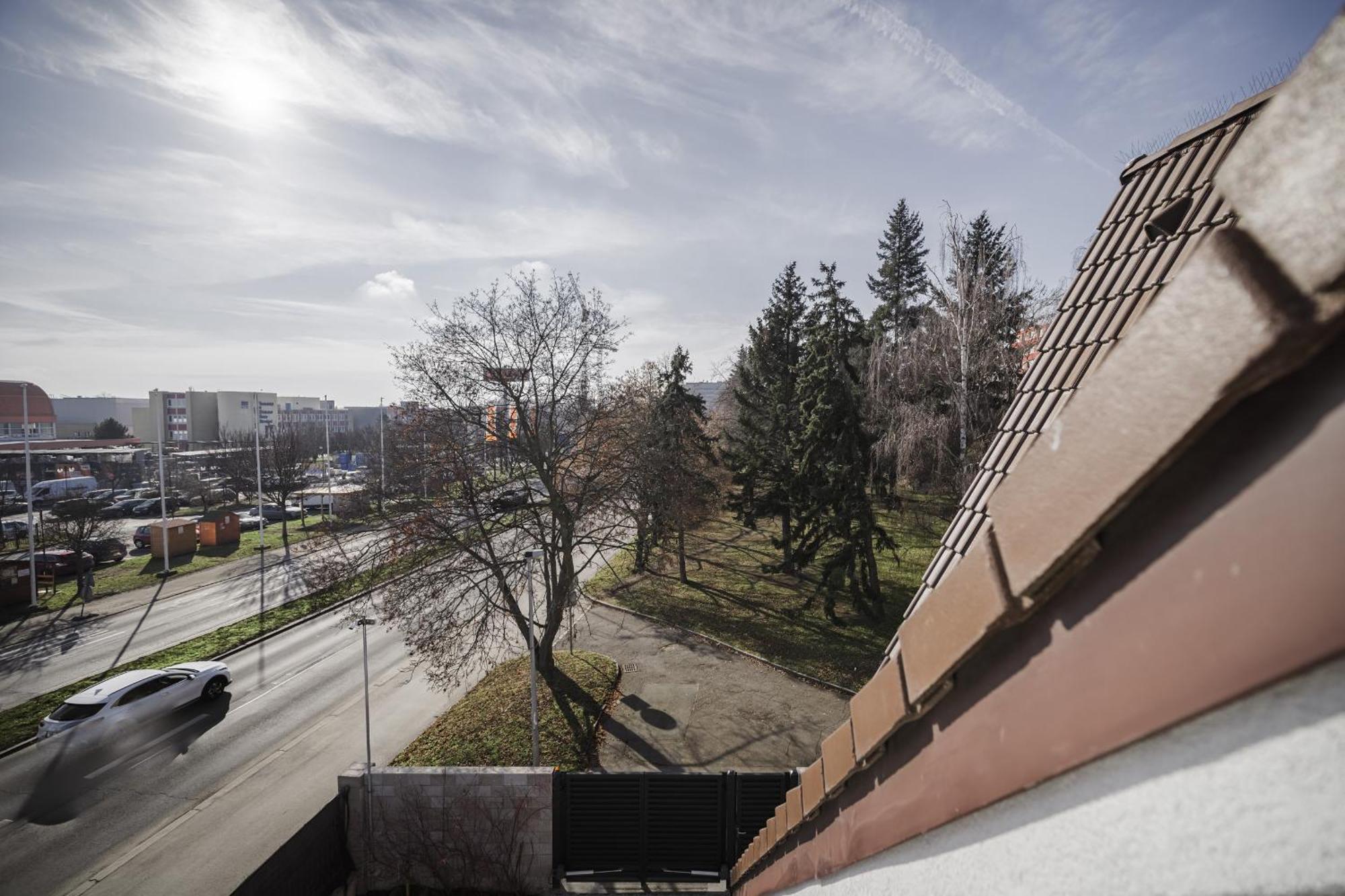 Spacious 4-story With Sauna & Garden Praha